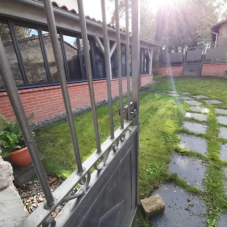 L'inattendu לינה וארוחת בוקר